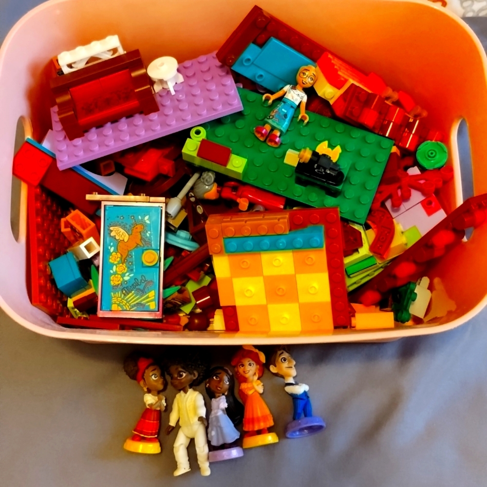 Legos Encanto house